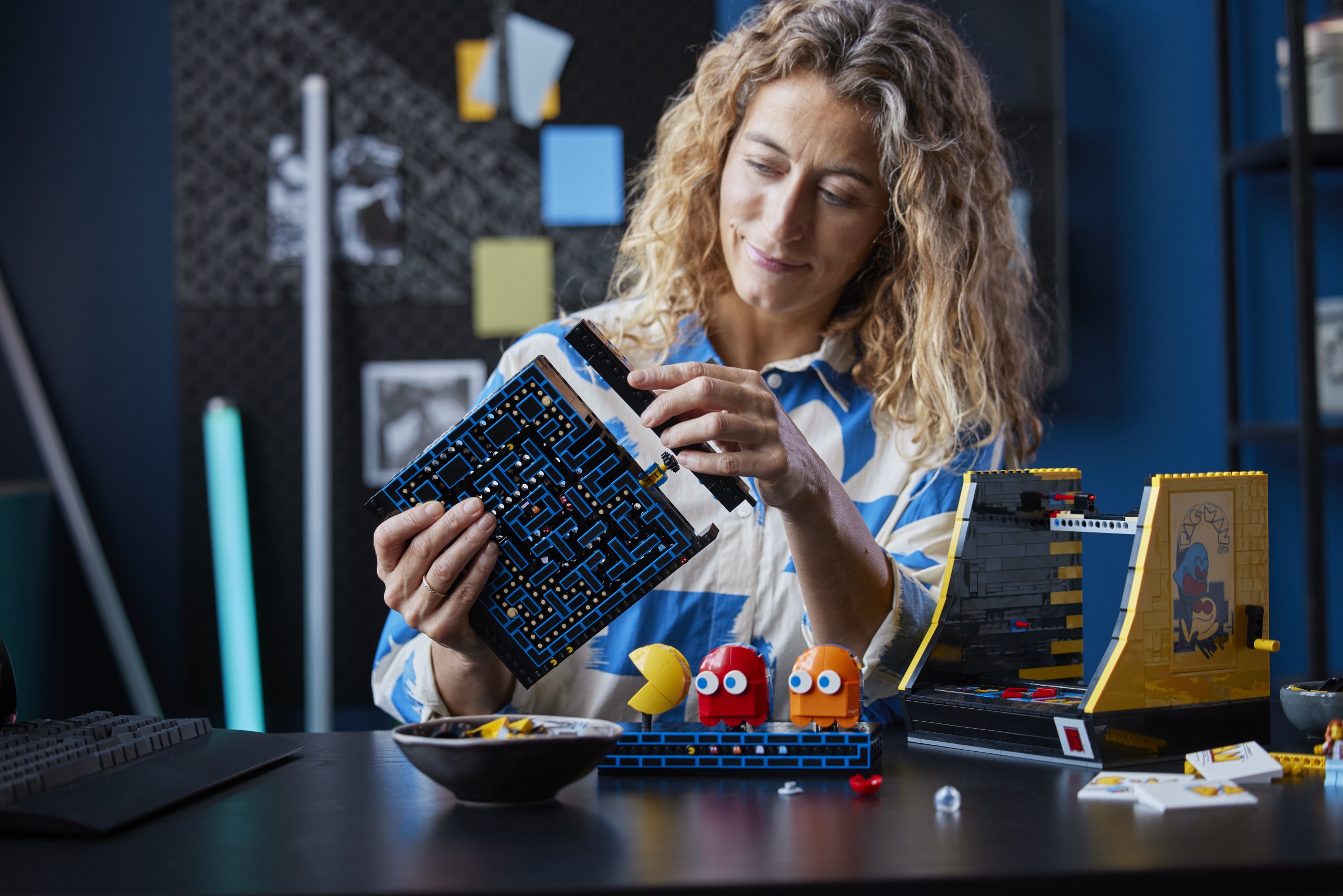 LEGO Icons 10323 PAC MAN Arcade 9 scaled