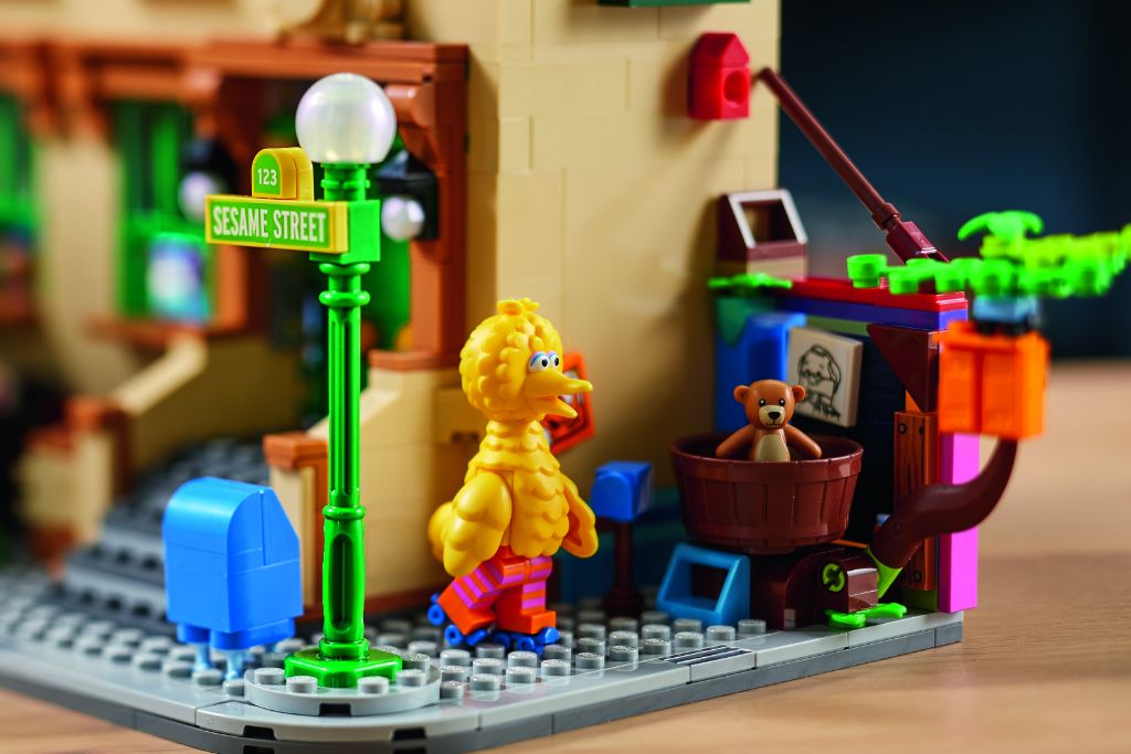 LEGO Ideas 21324 Sesame Street 25
