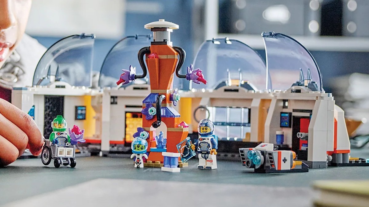 LEGO City space base sets have a knack for expansion