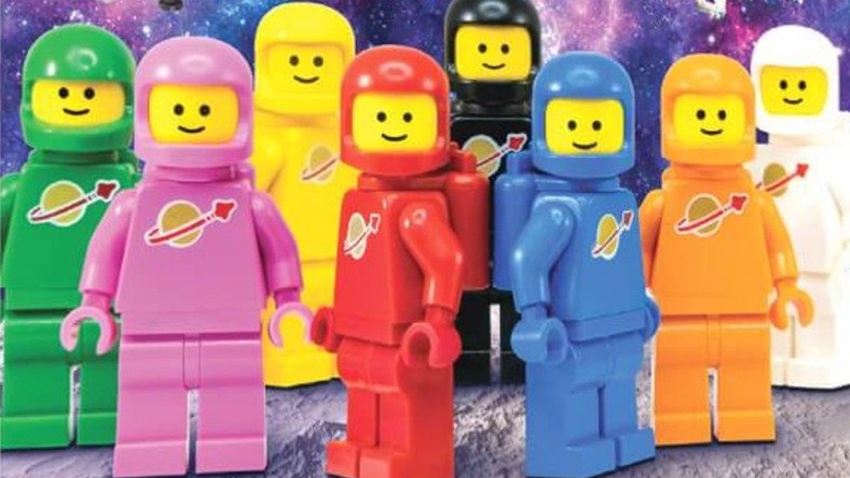 Every LEGO Classic Space astronaut colour – May 2025