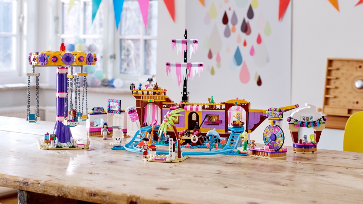 Theme park and more rumoured for LEGO Creator and Friends