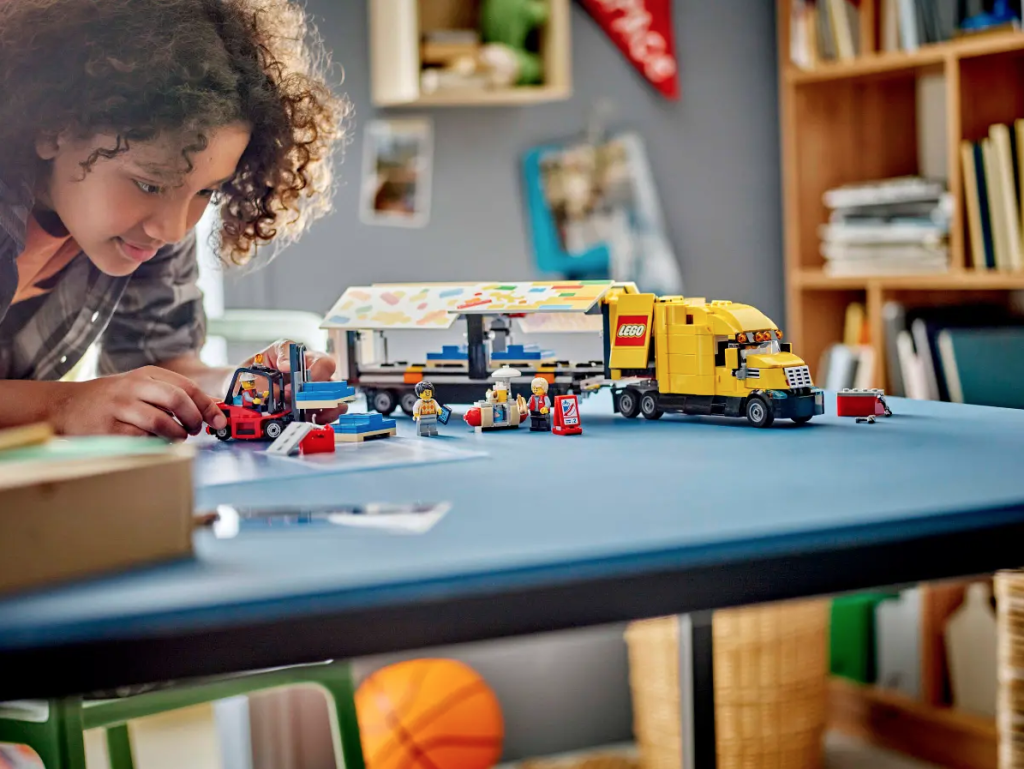 LEGO City 60440 LEGO Delivery Truck 8 1024x769