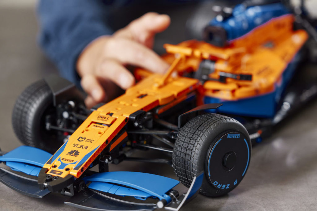 LEGO Technic 42141 McLaren Formula 1 Race Car 11 1024x683