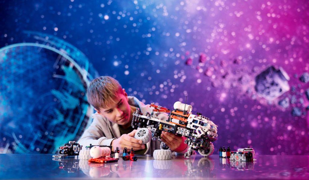 LEGO Technic 42180 Mars Crew Exploration Rover 3 1024x598