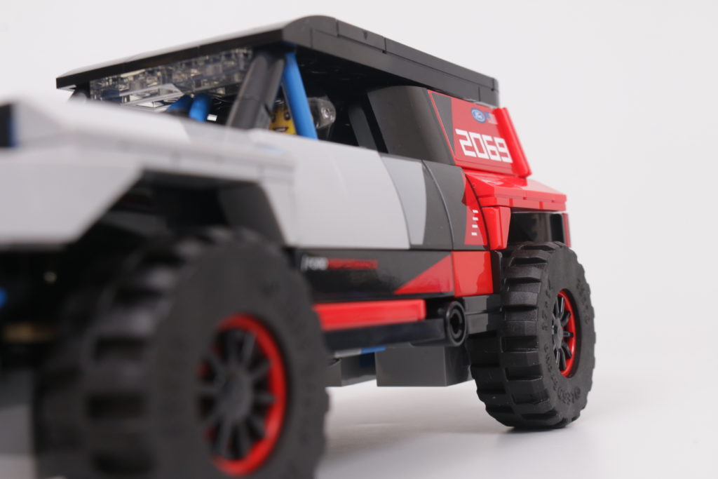 LEGO Speed Champions 76905 Ford GT Heritage Edition and Bronco R review 42