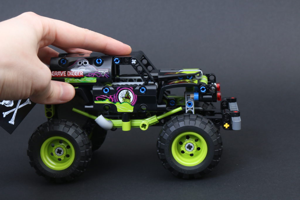 LEGO Technic 42118 Monster Jam Grave Digger review 5
