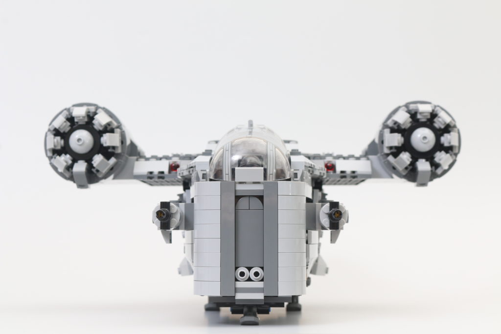 LEGO Star Wars 75292 The Mandalorian Bounty Hunter Transport The Razor Crest review 26