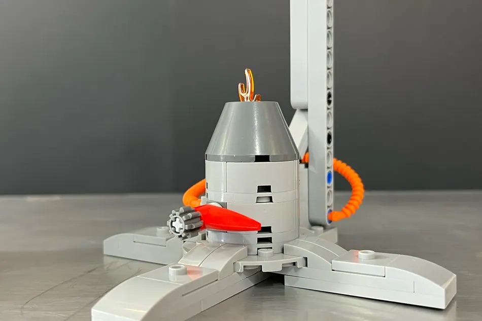 LEGO Ideas Science Lab Kit 9