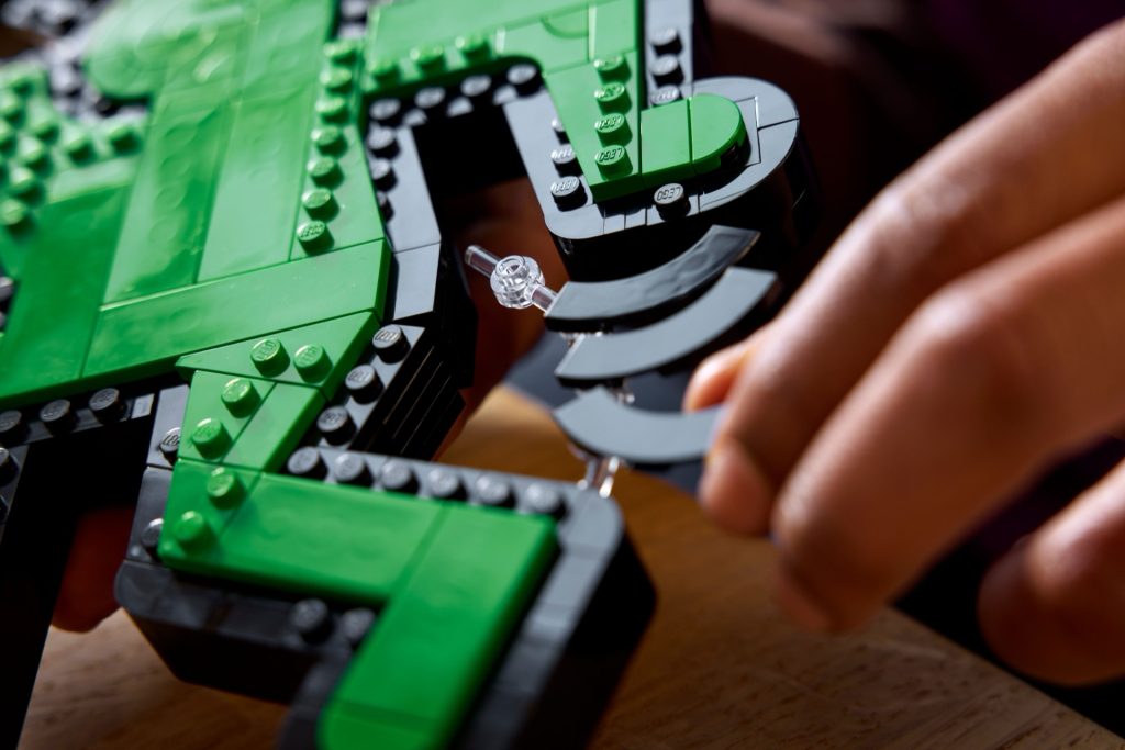 LEGO Art 31216 Keith Haring Dancing Figures 13 1024x683