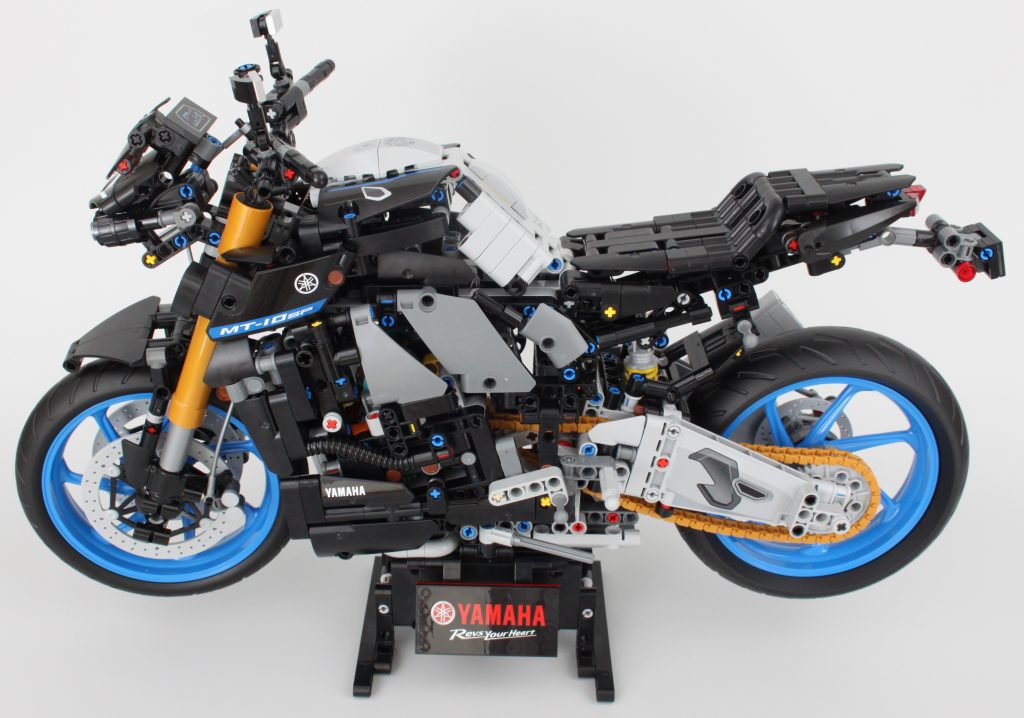 LEGO Technic 42159 Yamaha MT 10 SP review 14 1024x718