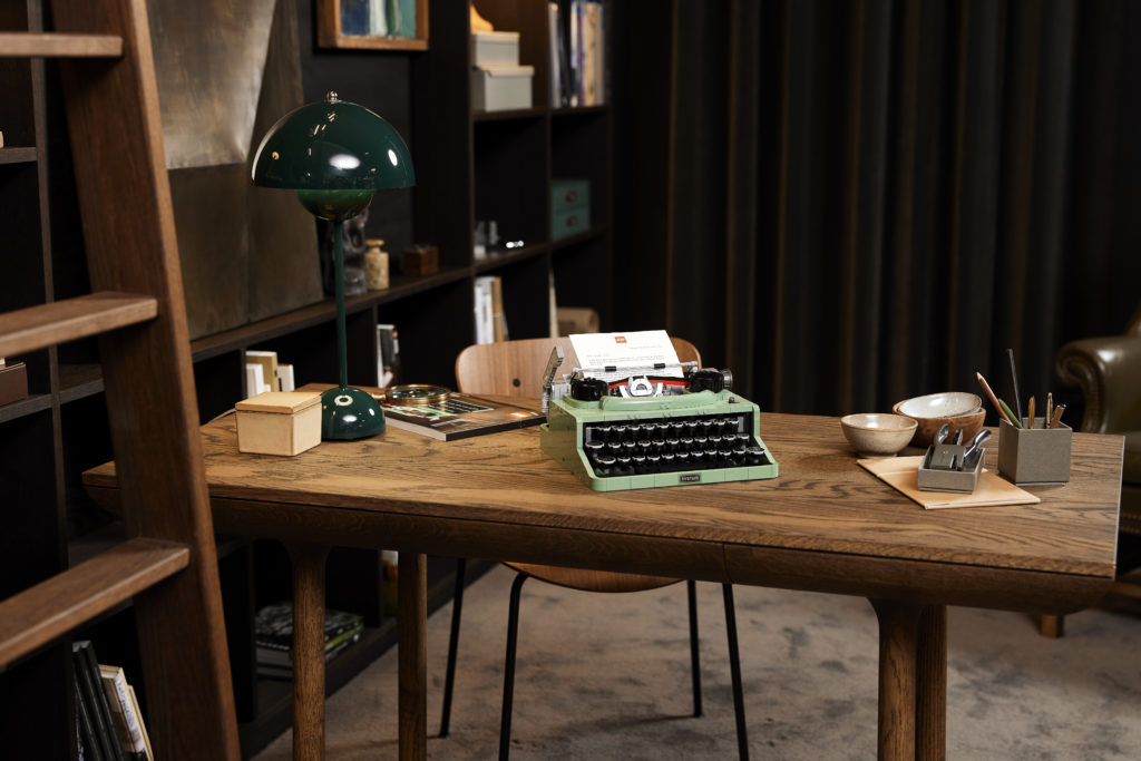 LEGO Ideas 21327 Typewriter lifestyle 2