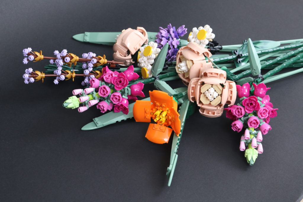 LEGO Botanical Collection 10280 Flower Bouquet review 24