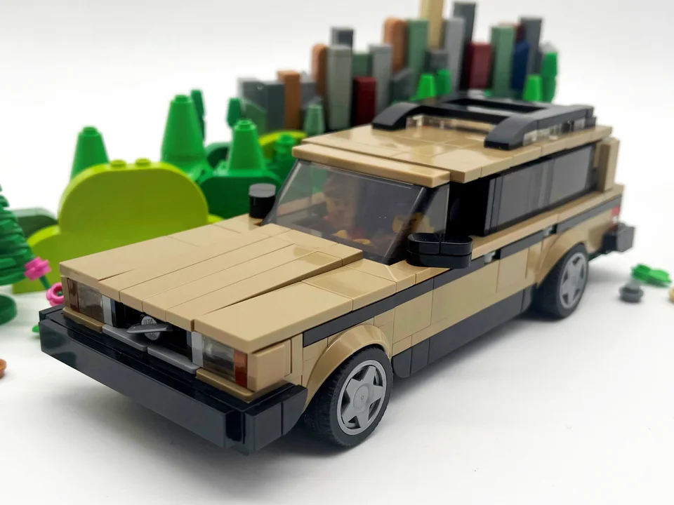 REDDIT LEGO Volvo 240 1