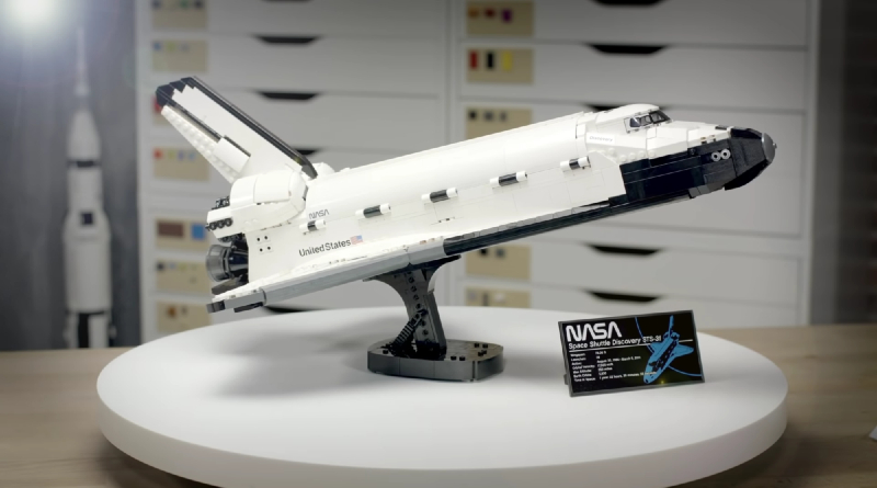 LEGO 10283 NASA Space Shuttle Discovery blasts off in new designer video