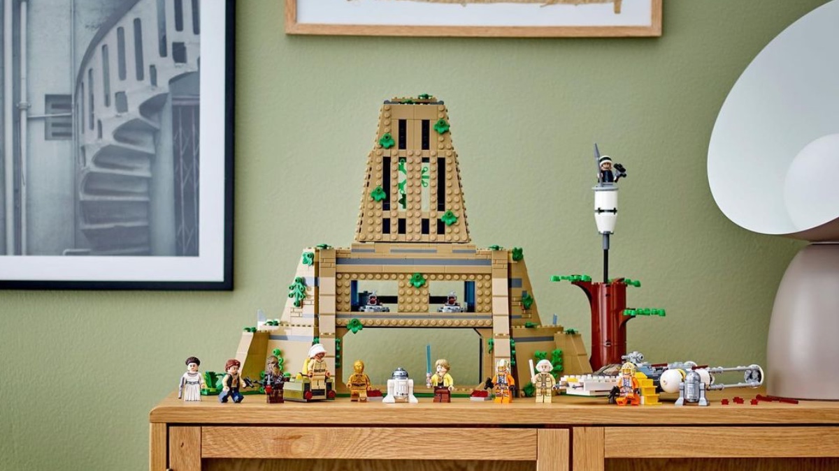 LEGO Star Wars 75365 Yavin IV Rebel Base featured