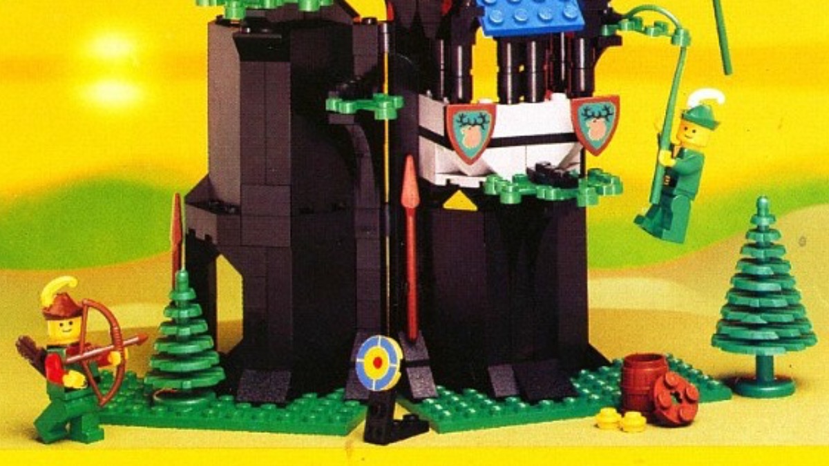 Five classic LEGO sets we need remade as a gift-with-purchase