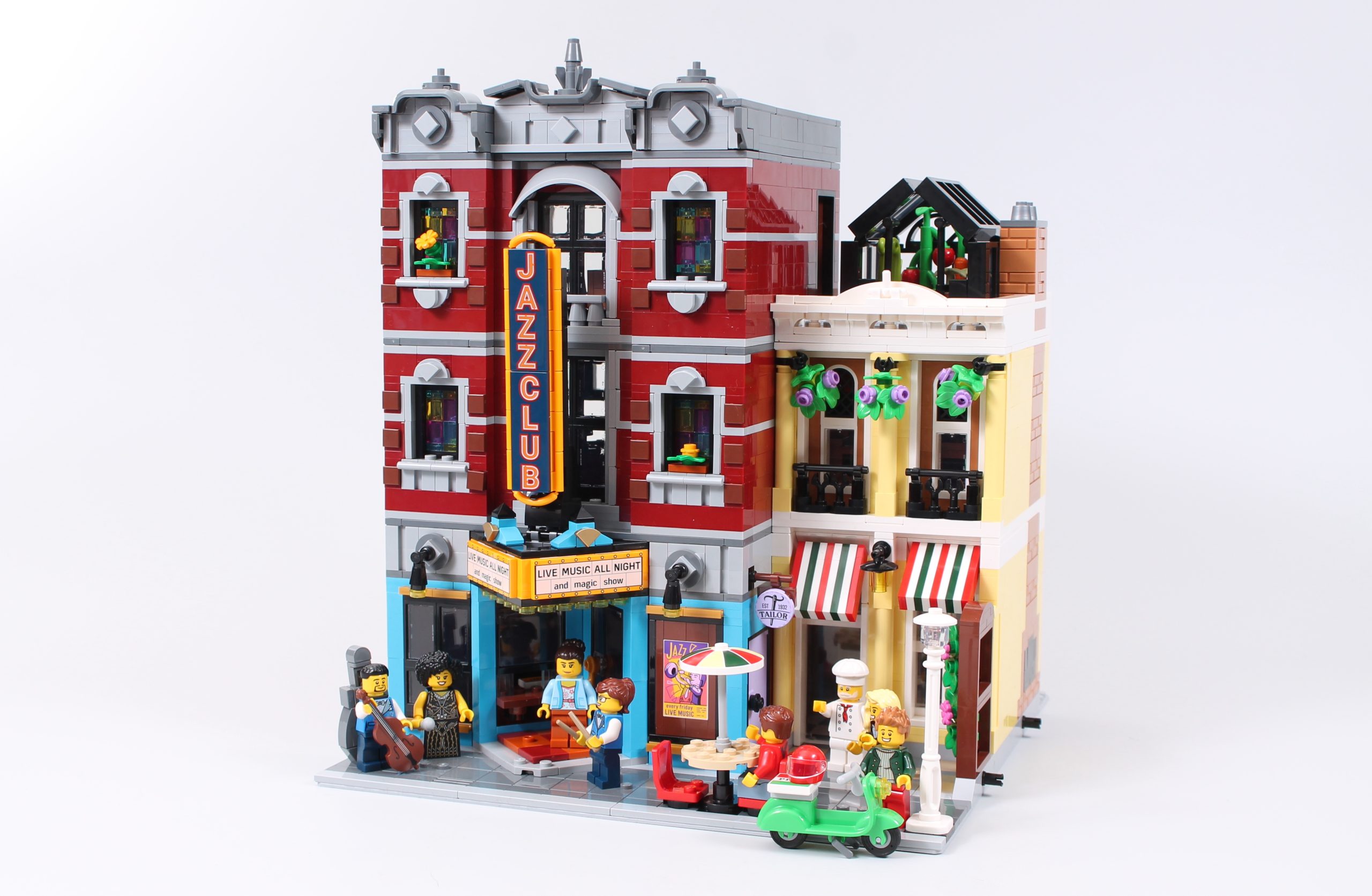 LEGO Icons 10312 Jazz Club review 11 scaled