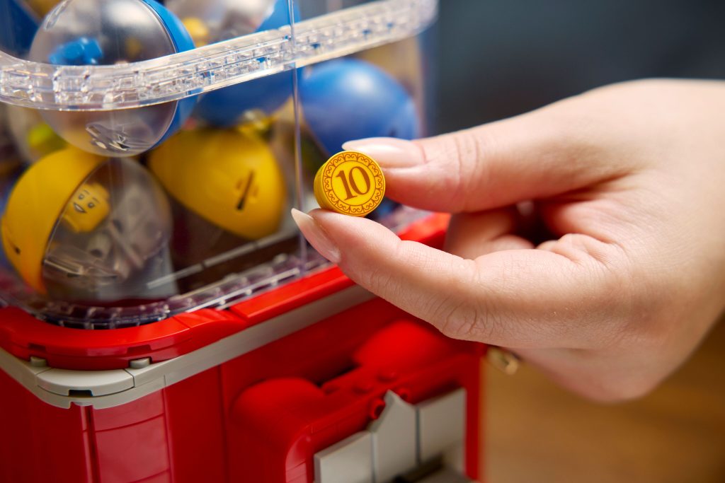 LEGO Ideas 21358 minifigure vending machine 6 1024x683