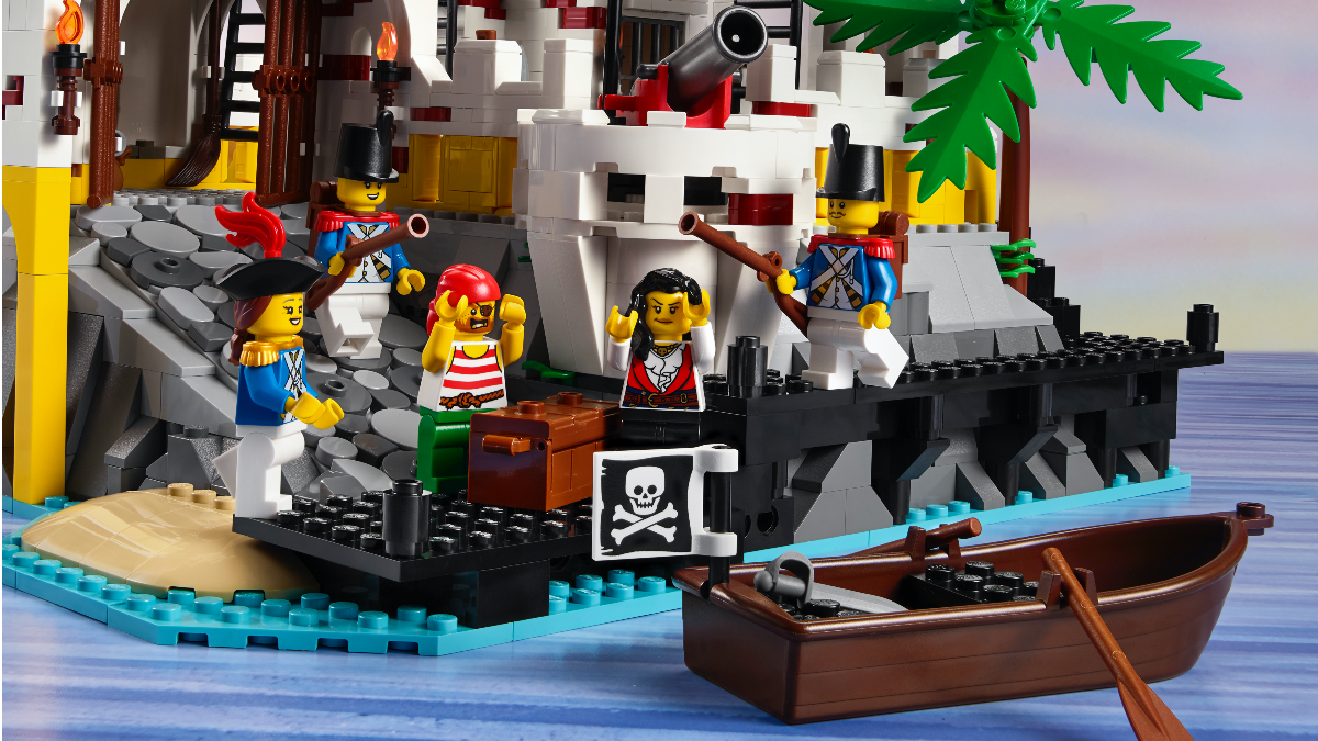 LEGO Icons 10320 Eldorado Fortress has a perfect pirate companion set
