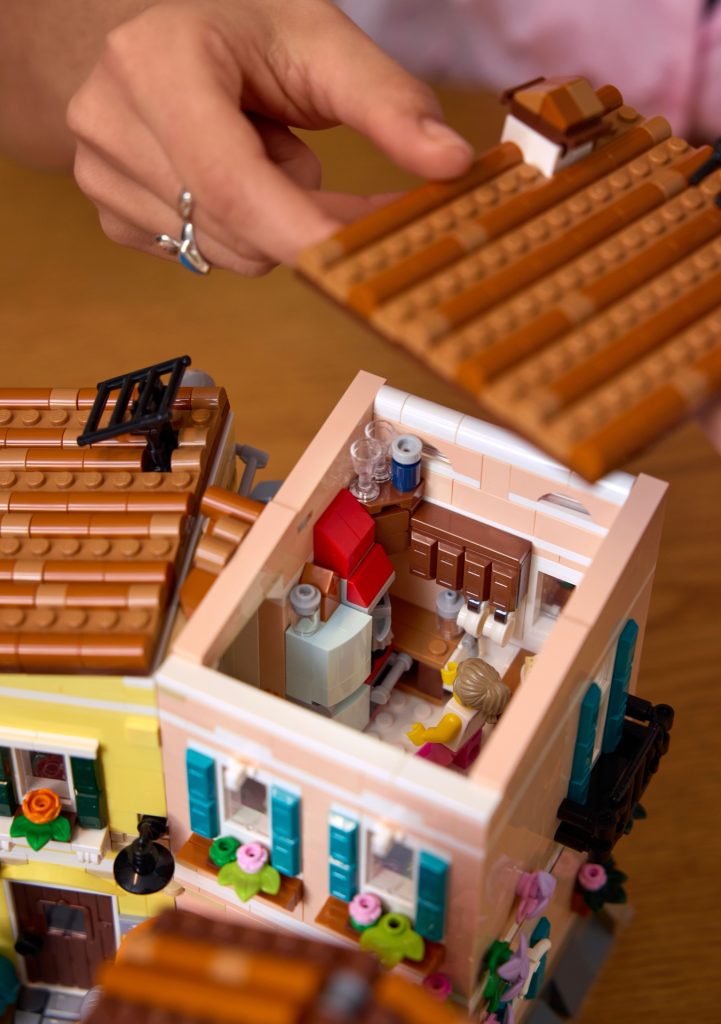 LEGO Ideas 21359 Italian Riviera 9 721x1024