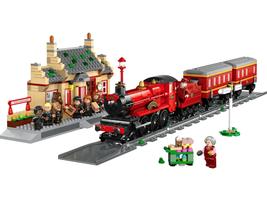 LEGO Harry Potter 76423 Hogwarts Express Hogsmeade Station 1 1024x770