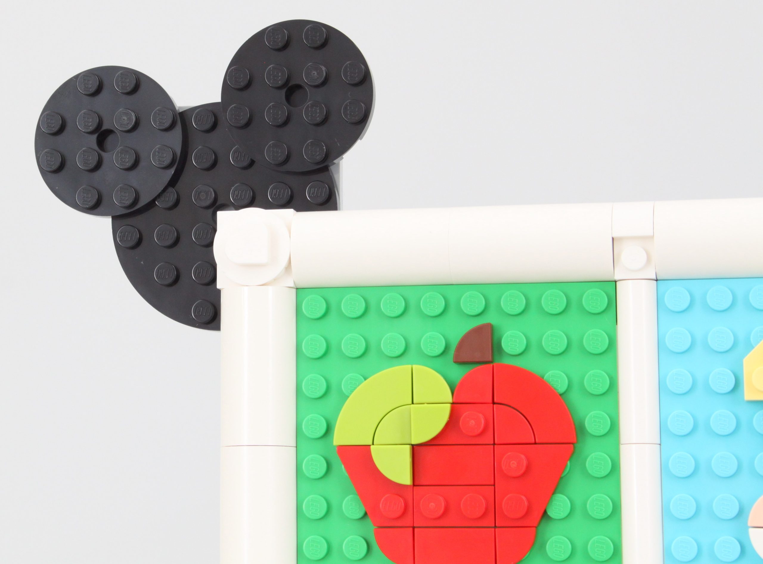 LEGO Disney 43221 100 Years of Disney Animation Icons review 5 scaled