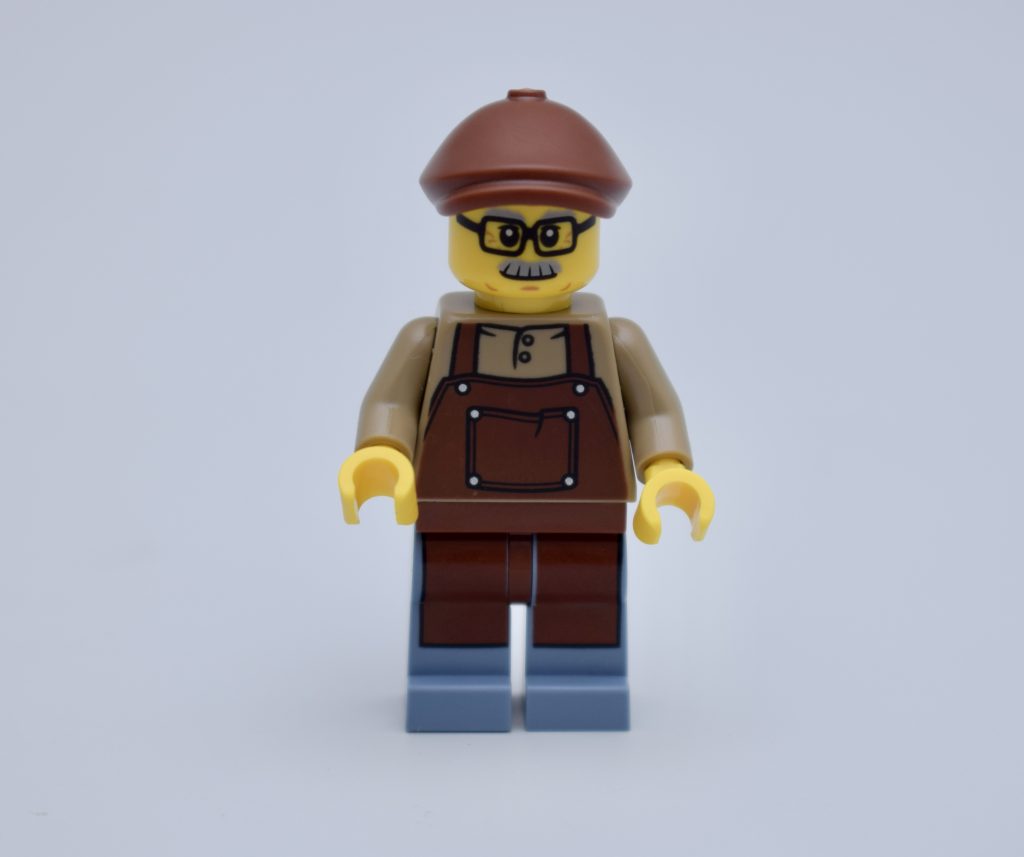 LEGO Icons 10325 Alpine Lodge Review 42 1024x857