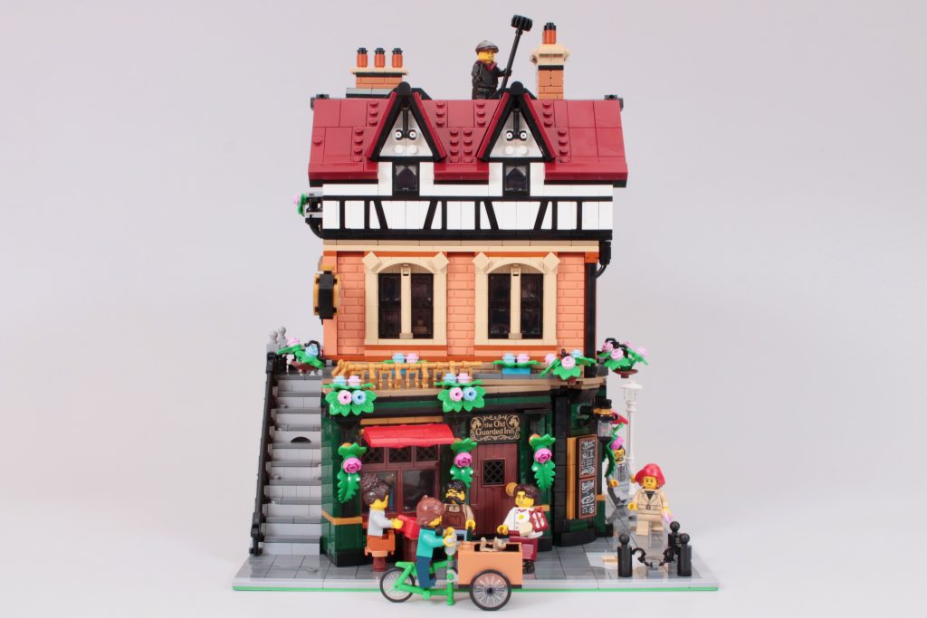 LEGO Icons 10350 Tudor Corner review 5 1024x683