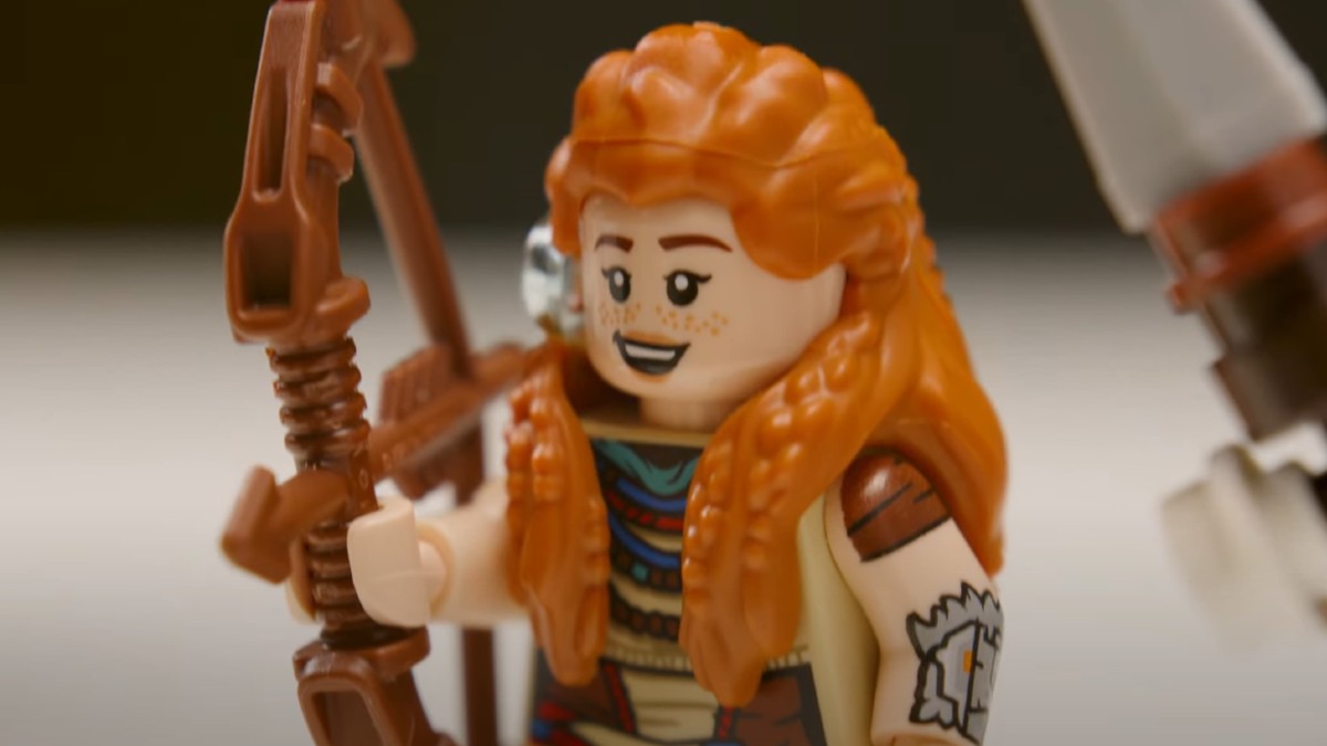 New LEGO Horizon minifigure spotted with physical prints and piece