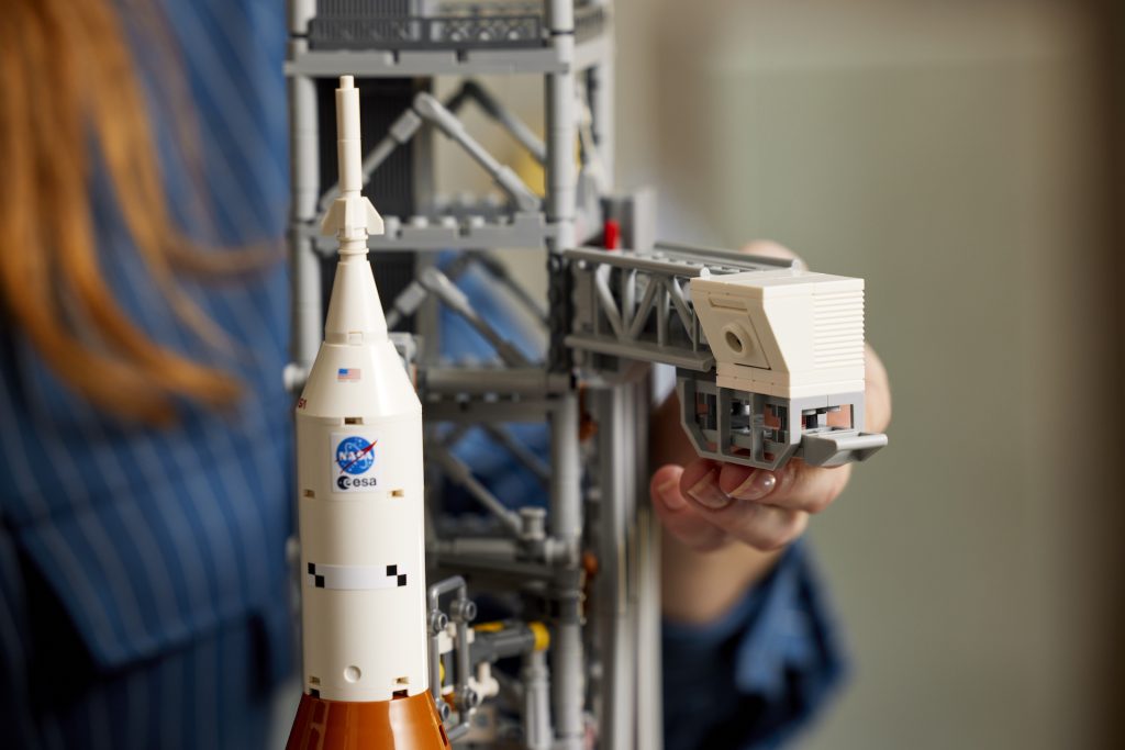 LEGO Icons 10341 NASA Artemis Space Launch System 22 1024x683