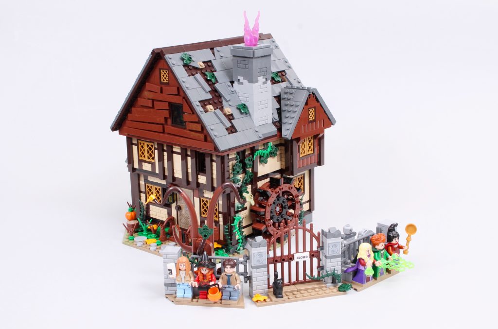 LEGO Ideas 21341 Disney Hocus Pocus The Sanderson Sisters Cottage review 1 1024x677