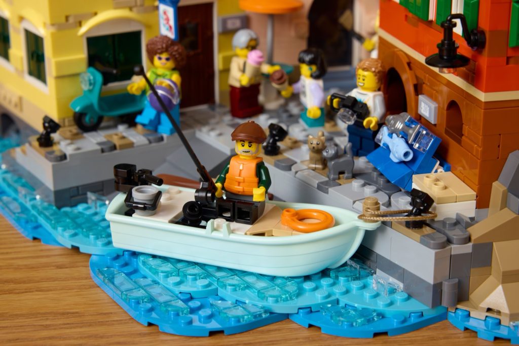 LEGO Ideas 21359 Italian Riviera 11 1024x683