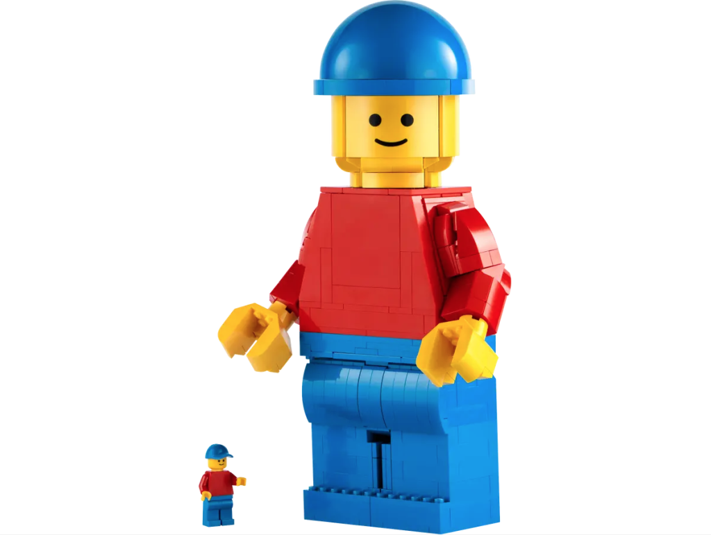 LEGO 40649 Up Scaled LEGO Minifigure 1024x771