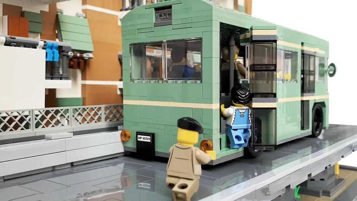 Homage to vintage film takes off into LEGO Ideas Review