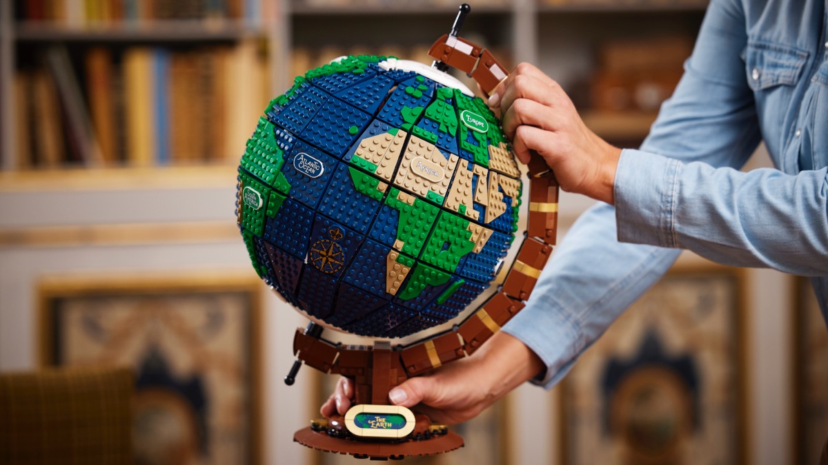 21332 The Globe is a great base for a LEGO Star Wars Death Star