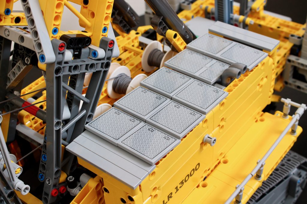 LEGO Technic 42146 Liebherr Crawler Crane LR 13000 review 23 1024x683