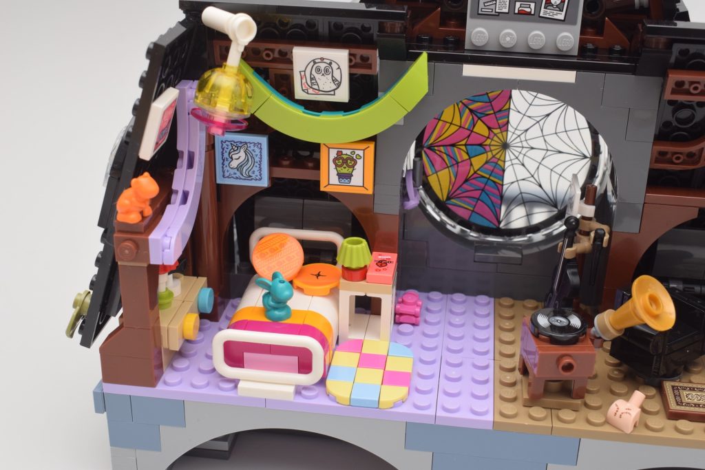 LEGO Wednesday 76781 Wednesday Enids Dorm Room review 5 1024x683