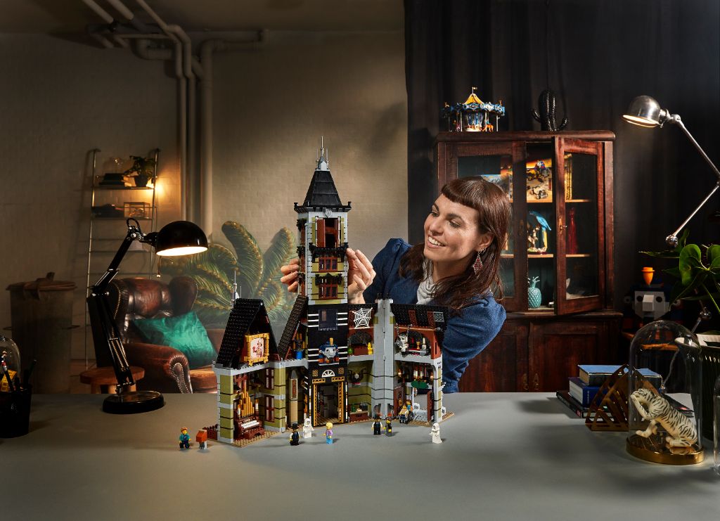 LEGO 10273 Haunted House 29
