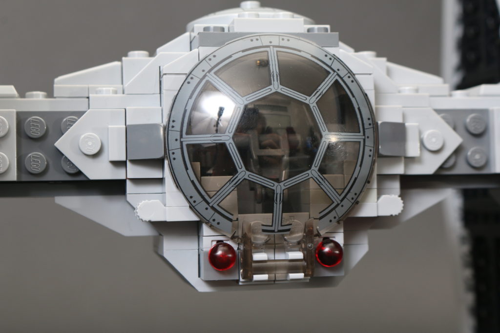 Build a LEGO Mandalorian Outland folding TIE Fighter 27