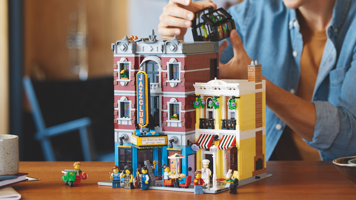LEGO 10312 Jazz Club has plenty going on – but did it bite off more than it can chew?