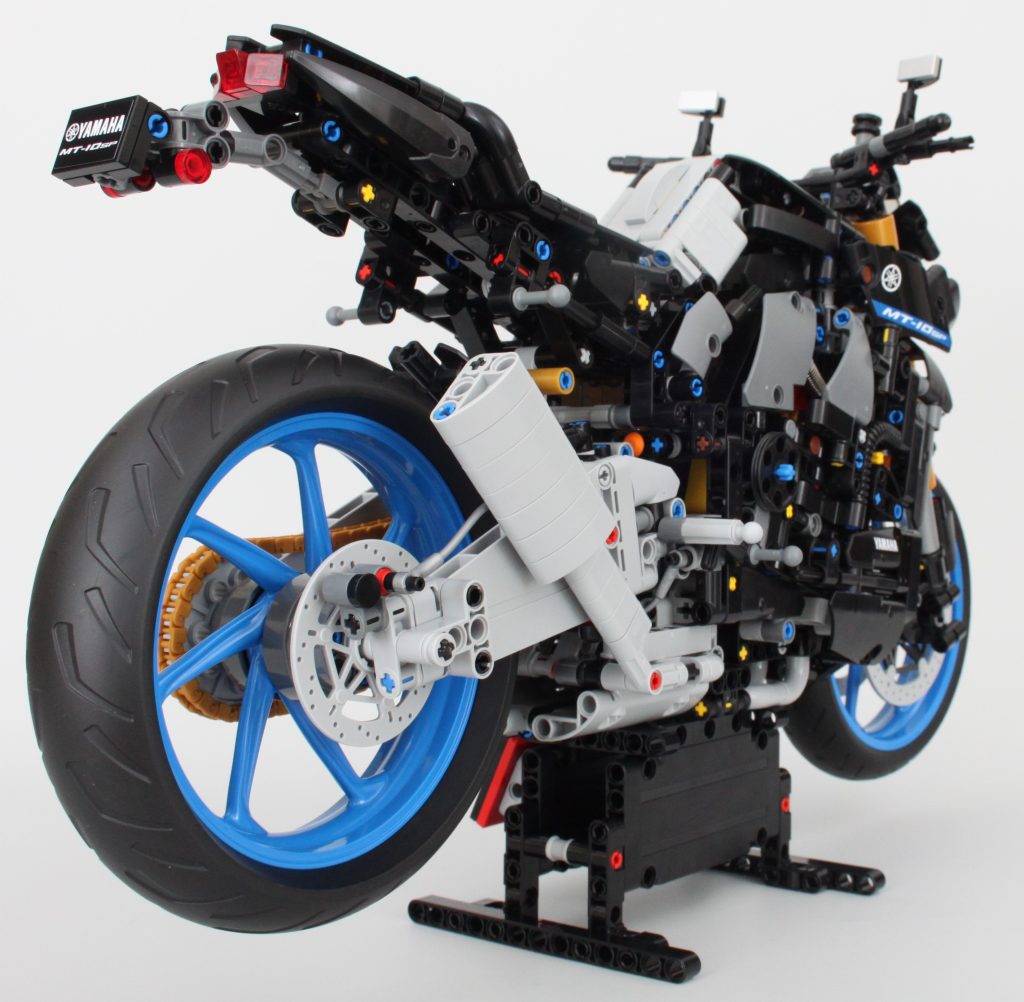 LEGO Technic 42159 Yamaha MT 10 SP review 10 1024x1002