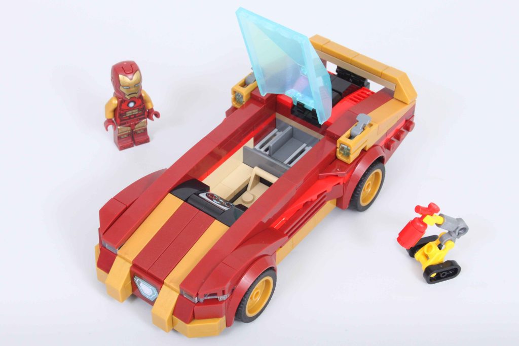 LEGO Marvel 76310 Iron Man Car Black Panther vs. Red Hulk review 21 1024x683