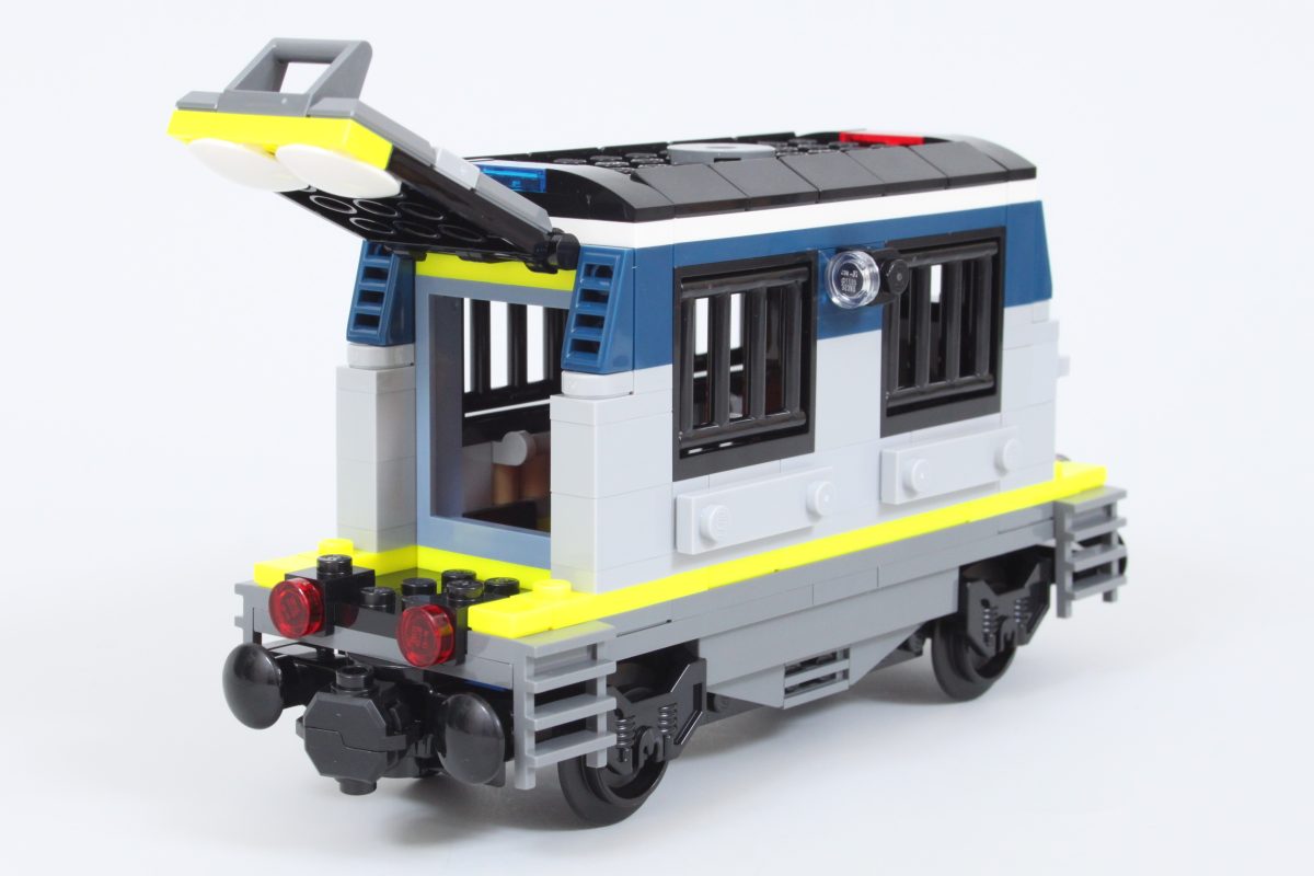 lego city 60508 police train heist review featured 28 1200x800