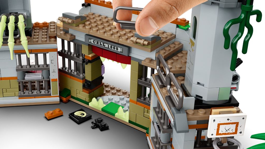 LEGO Hidden Side 70435 Newbury Abandoned Prison 8