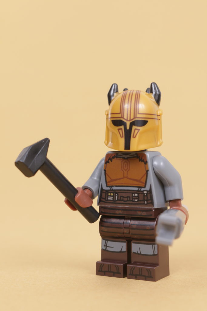 LEGO Star Wars 75319 The Armorers Mandalorian Forge review 53
