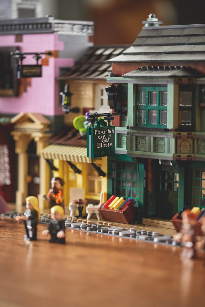 75978 Diagon Alley LEGO Harry Potter lifestyle resized 9