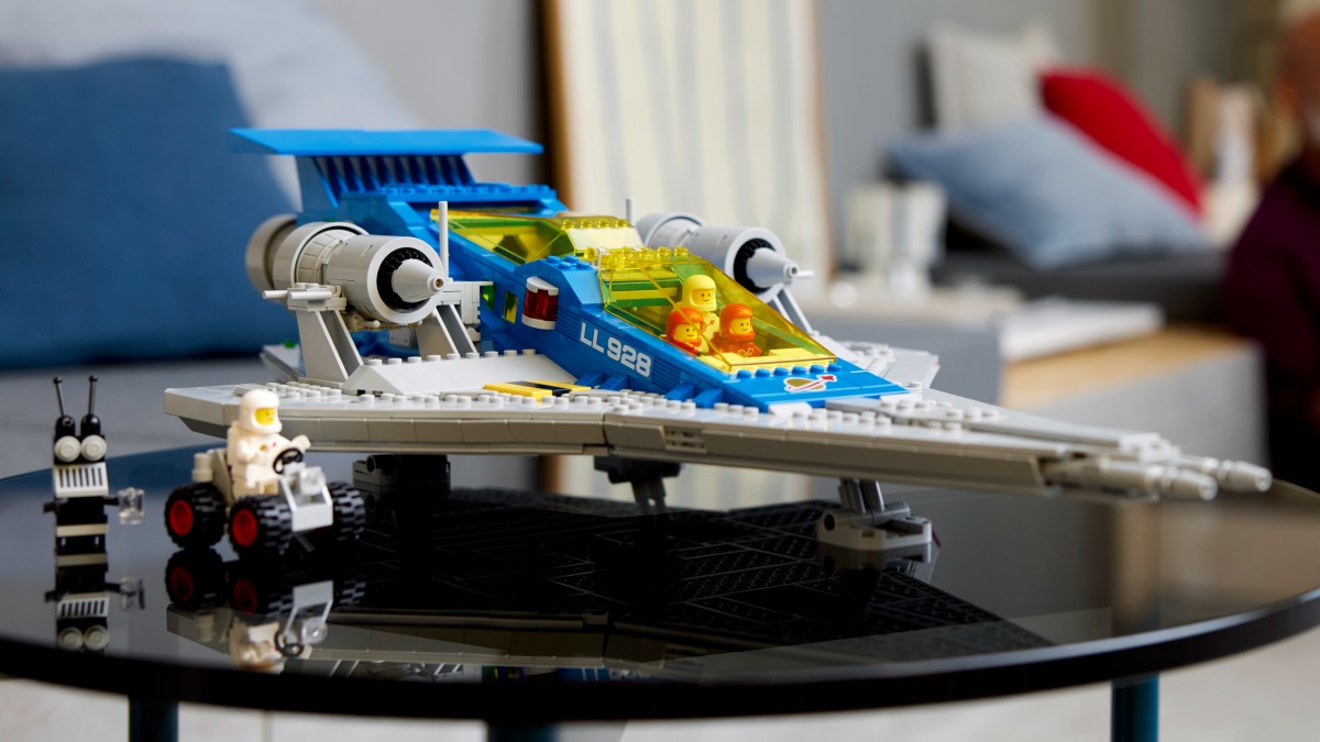 Don’t expect 10497 Galaxy Explorer to include sticker sheets