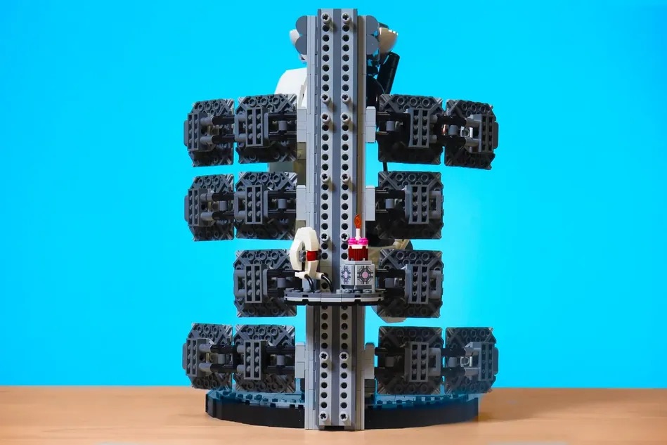 LEGO Ideas GLaDOS From Portal 2 3