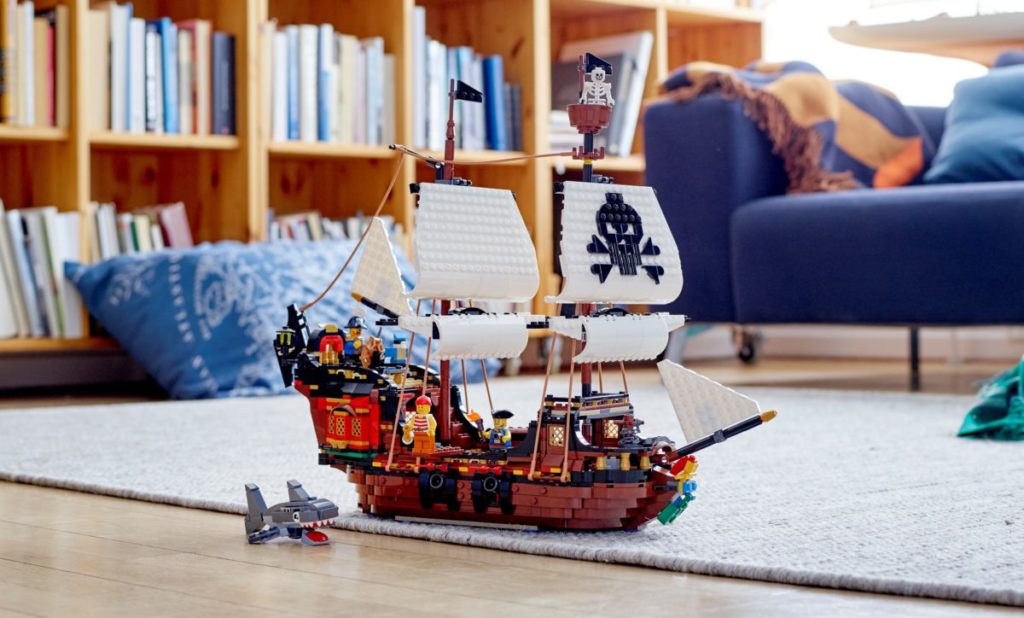 LEGO Creator 3 in 1 31109 Pirate Ship 1024x618
