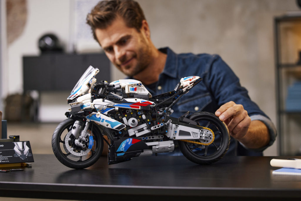 LEGO Technic 42130 BMW M 1000 RR 9 1024x683
